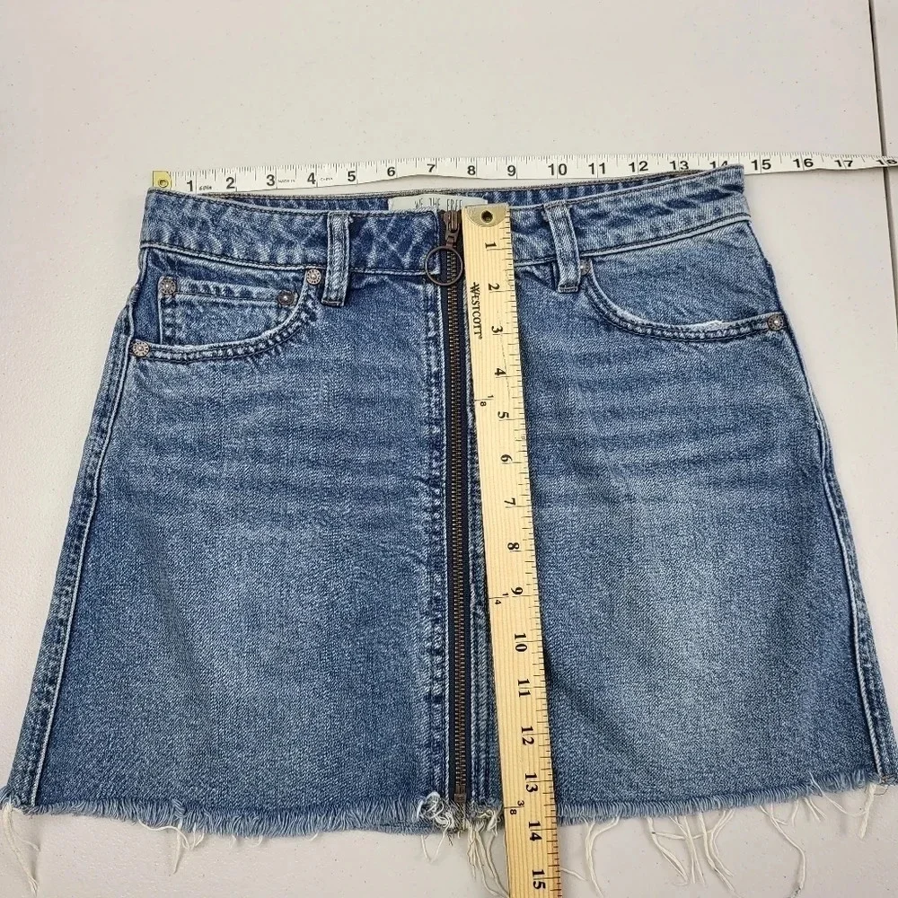 WE THE FREE Denim Zip It Up Front Mini Skirt Sz 25 Free People